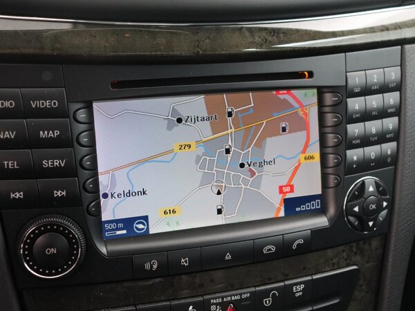 COMAND met DVD kaart navigatiesysteem COMAND met DVD kaart navigatiesysteem