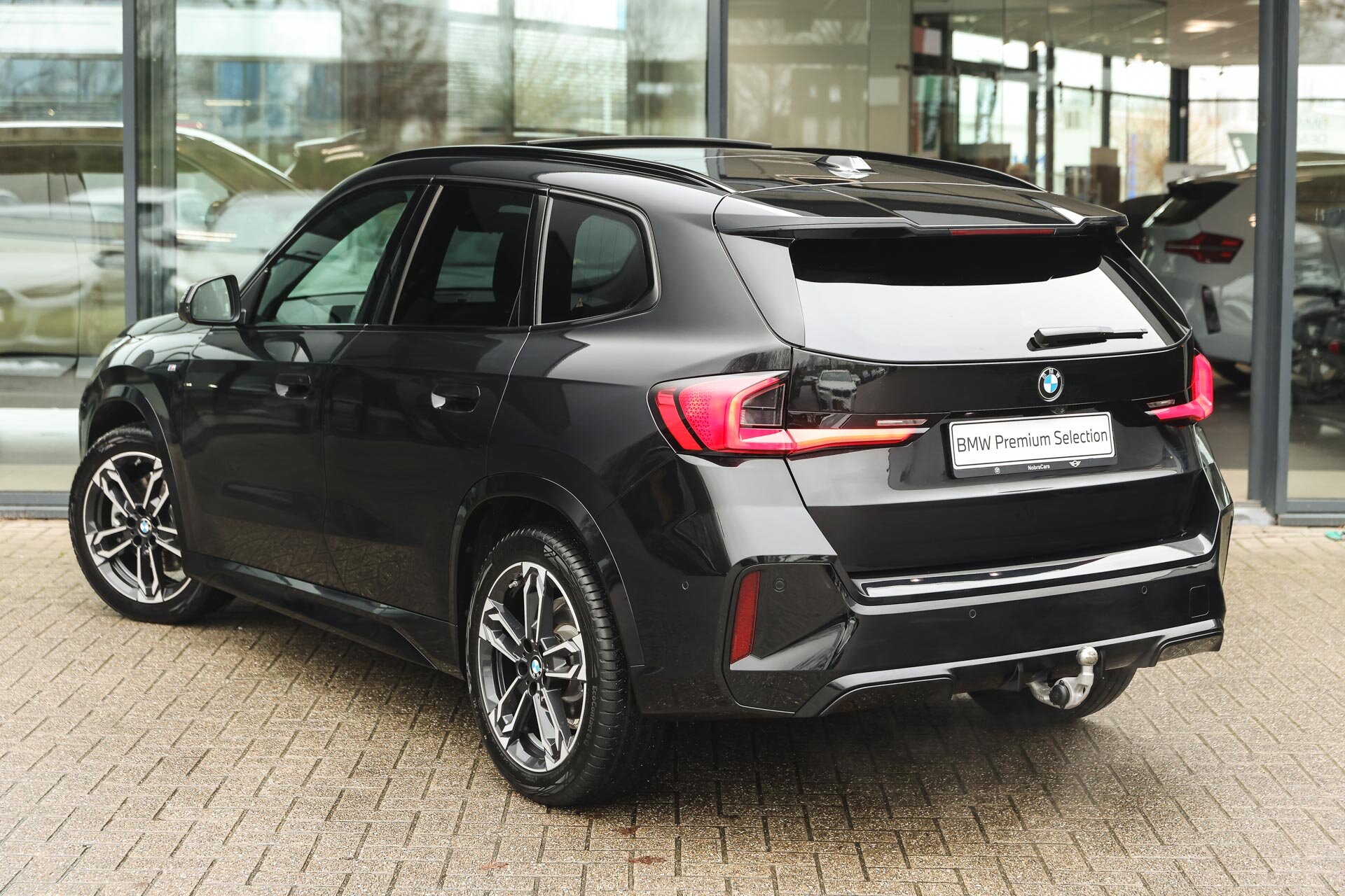 BMW X1 sDrive20i High Executive M Sport Automaat - Afbeelding 2