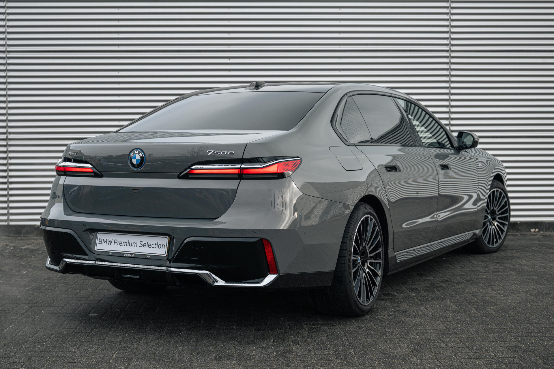 BMW 7 Serie 750e xDrive High Executive M Sport Automaat - Afbeelding 2