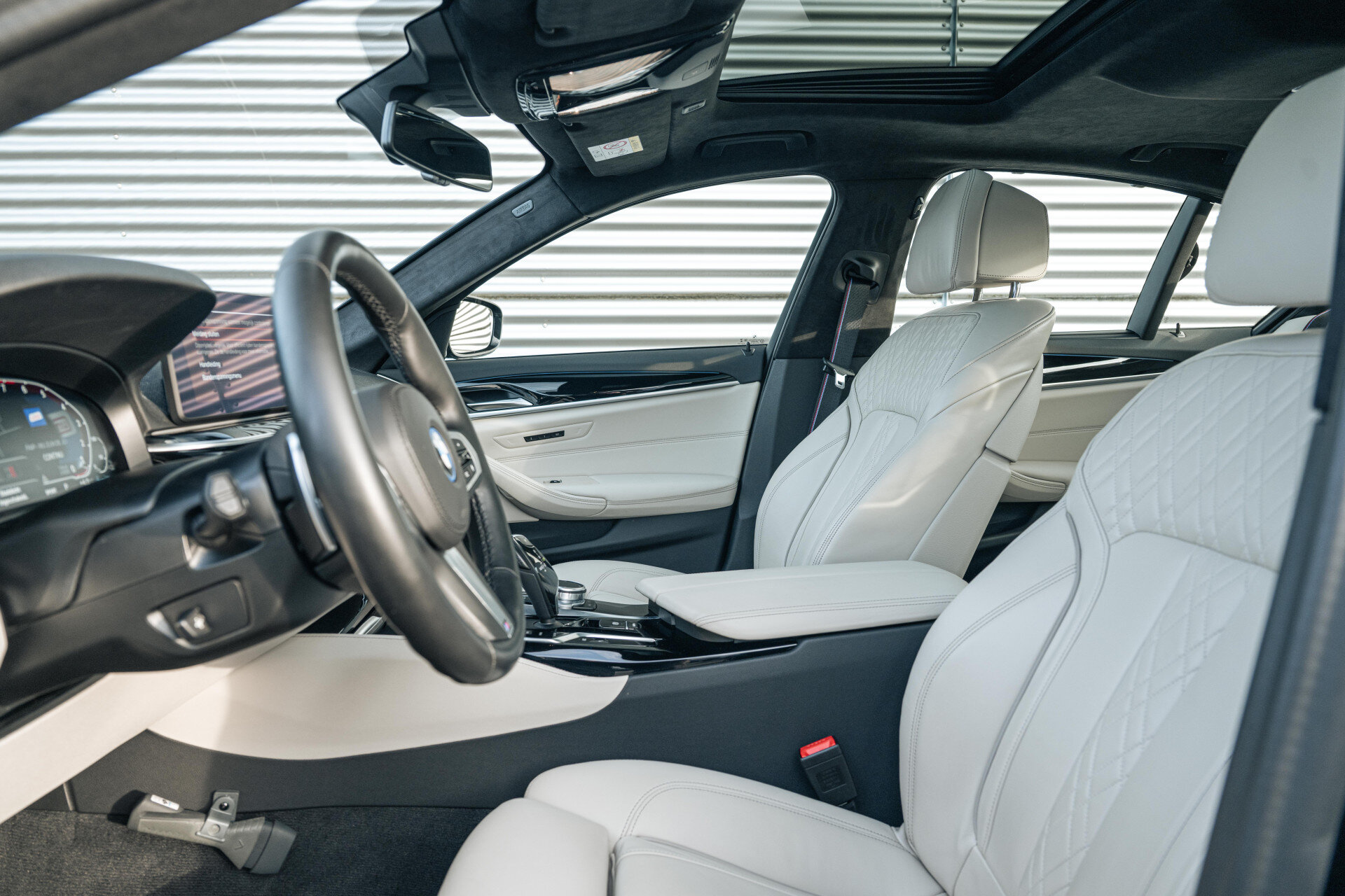 BMW 5 Serie 545e xDrive High Executive M Sport Automaat - Afbeelding 4