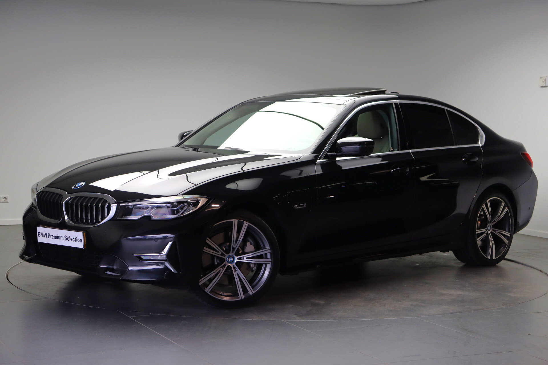 BMW 3 Serie 330e High Executive Luxury Line Automaat