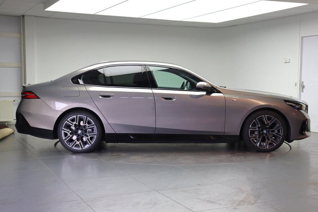 BMW i5 4