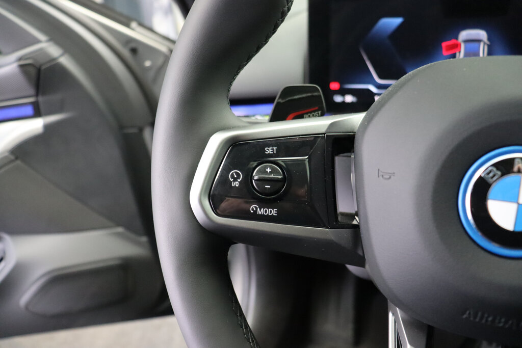 BMW i5 13