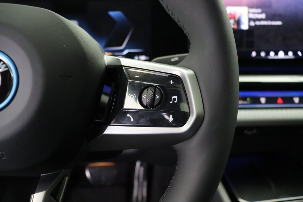 BMW i5 15