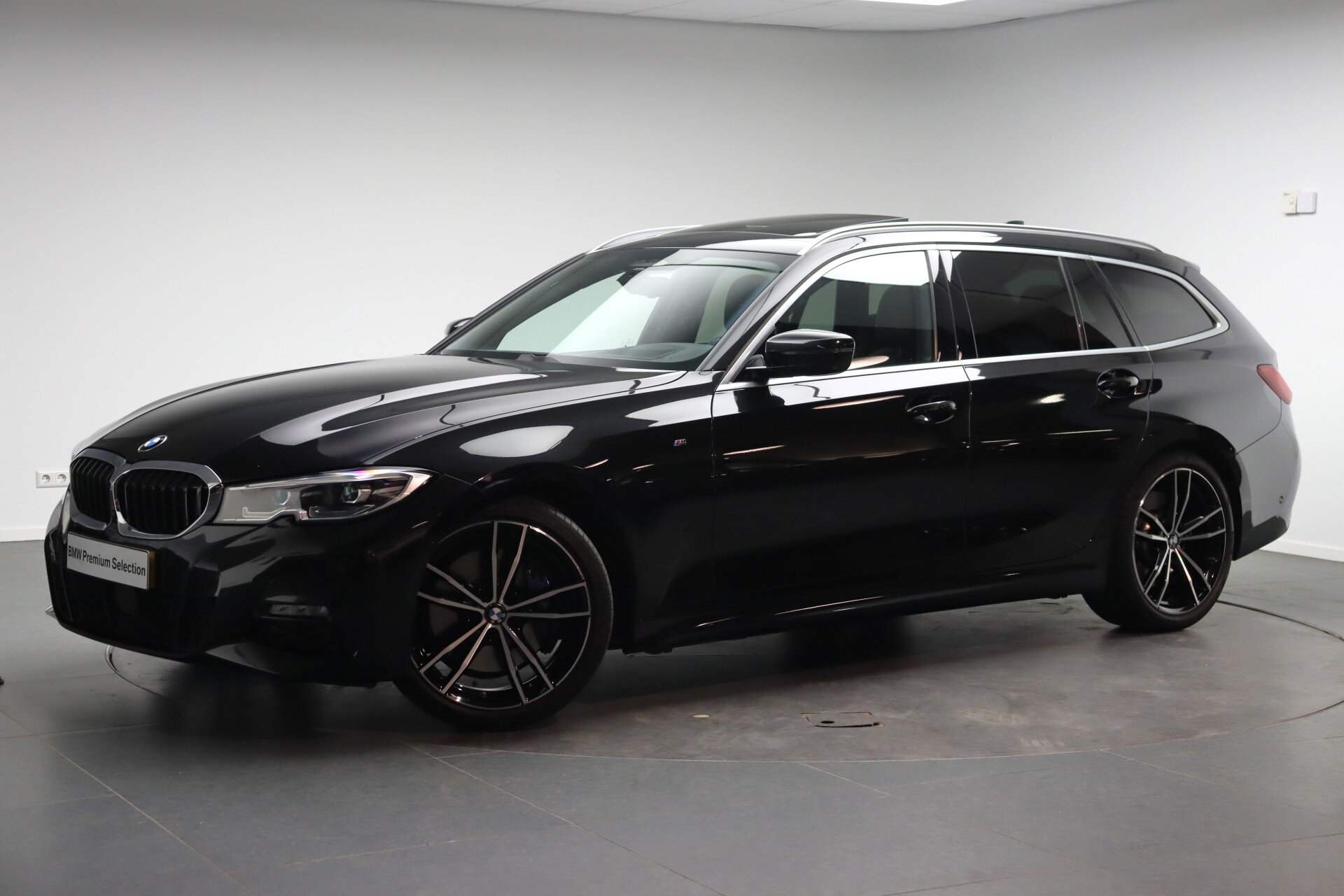 BMW 3 Serie Touring 330i High Executive M Sport Automaat