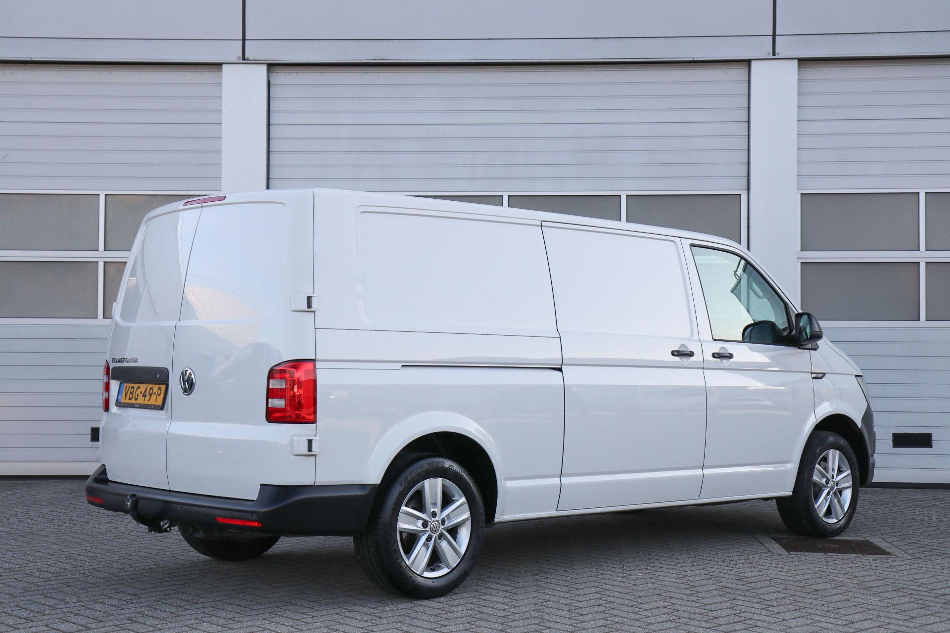 Volkswagen Transporter 2.0 TDI 102pk L2H1 Highline - Afbeelding 2