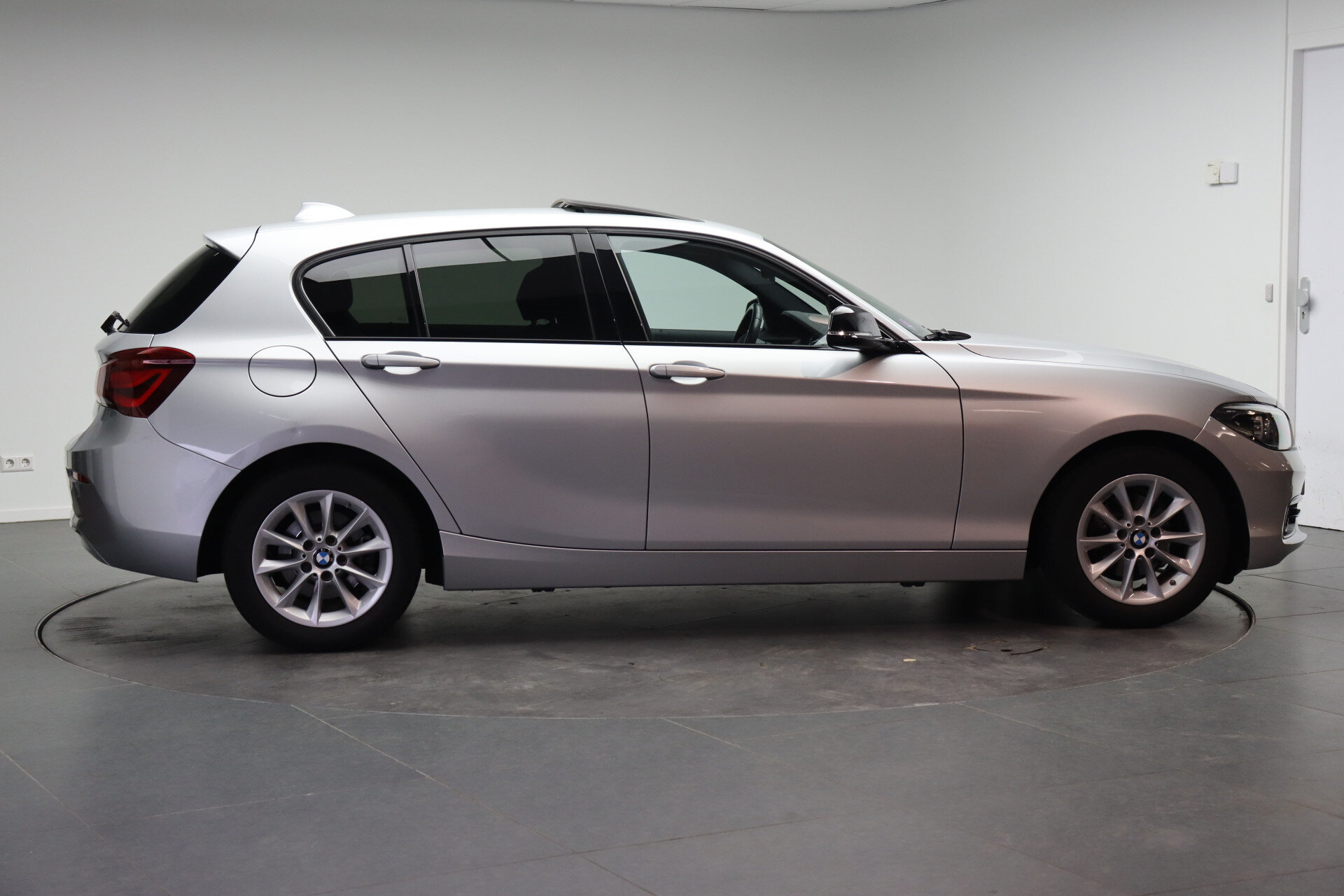 BMW 1 Serie 118i Executive Automaat - Afbeelding 4