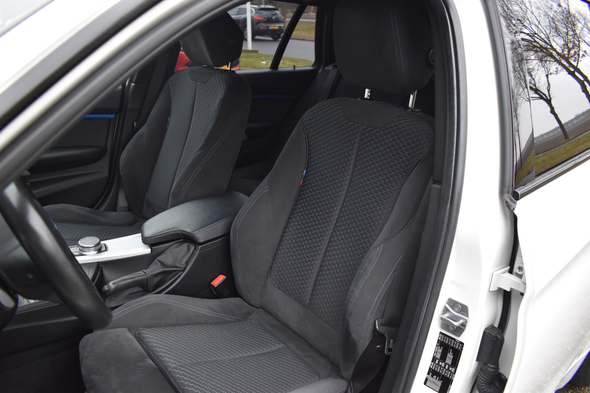 BMW 3 Serie Touring 318i Edition Automaat M Sport Shadow Executive - Afbeelding 5