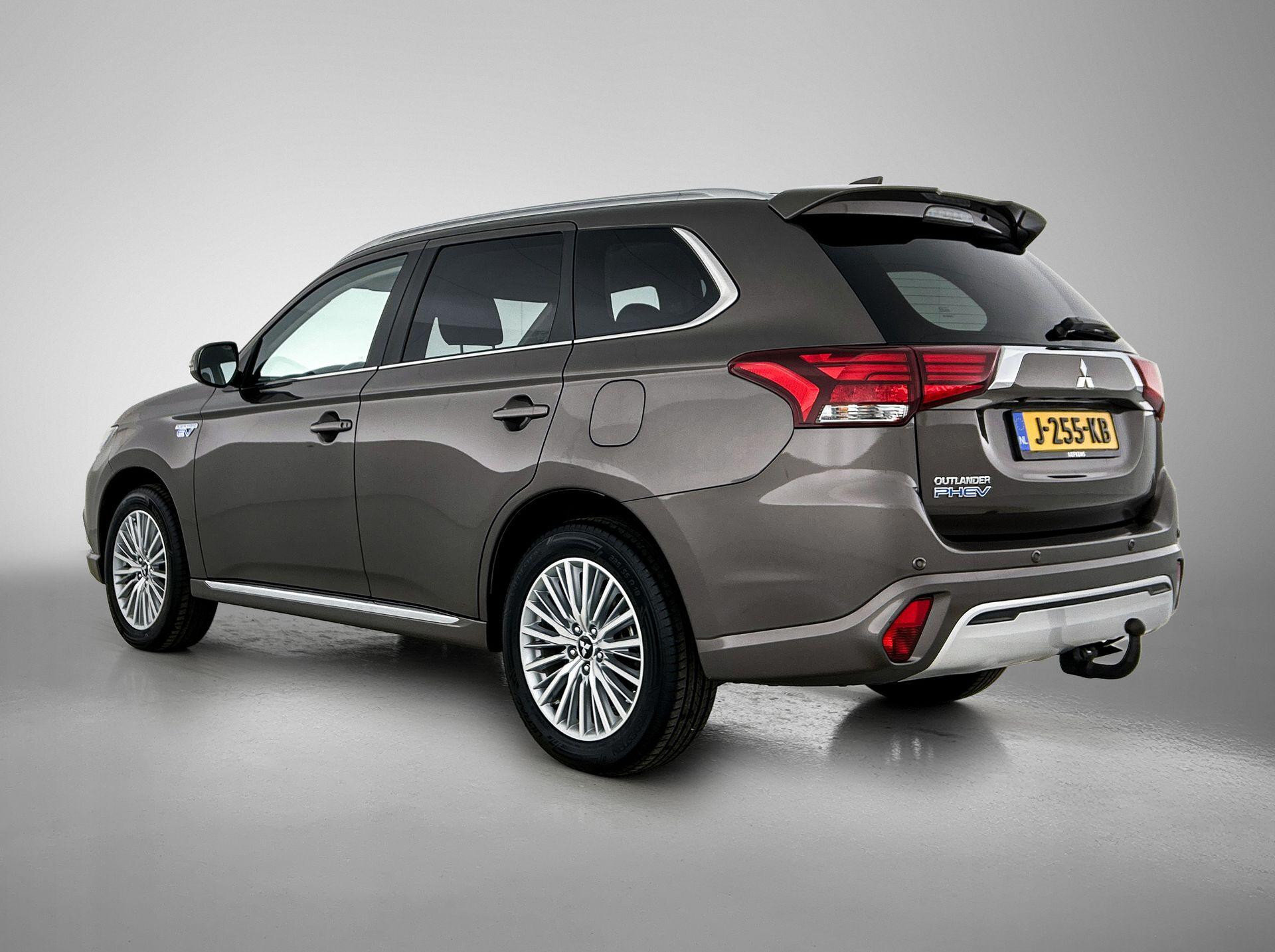 Mitsubishi Outlander 2.4 PHEV Intense 225pk Automaat - Afbeelding 4