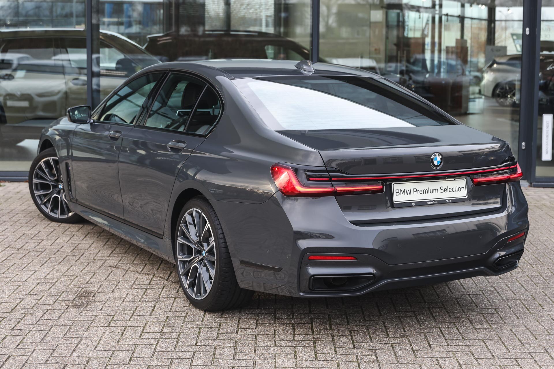 BMW 7 Serie 745e High Executive M Sport Automaat - Afbeelding 2