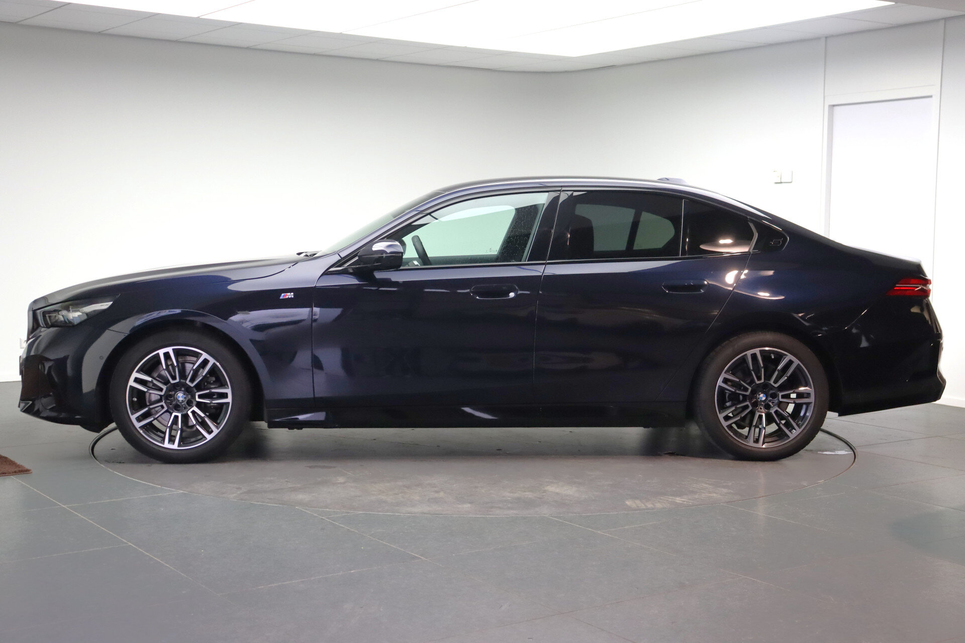 BMW 5 Serie 520i M Sport Automaat - Afbeelding 2