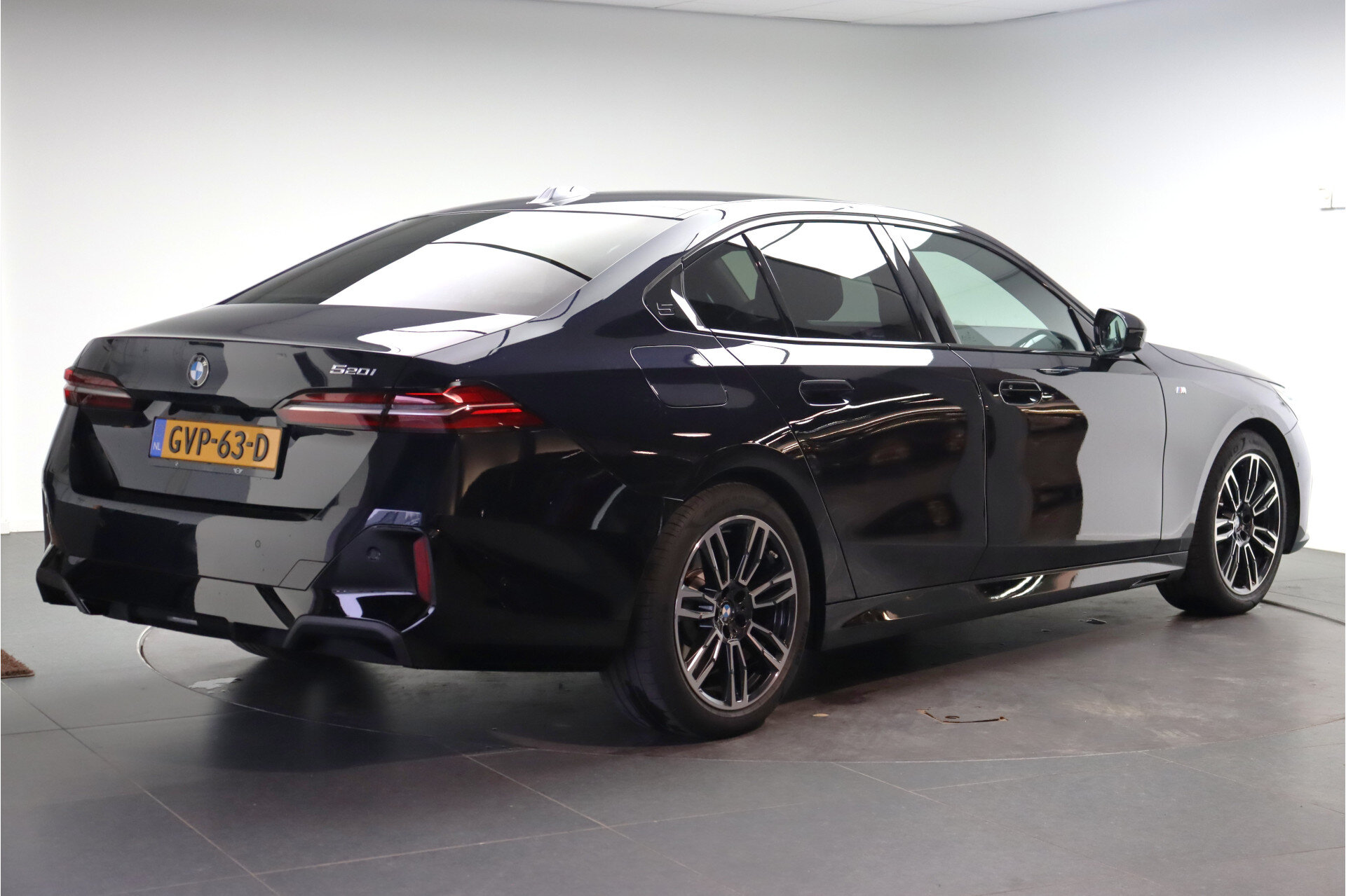 BMW 5 Serie 520i M Sport Automaat - Afbeelding 3