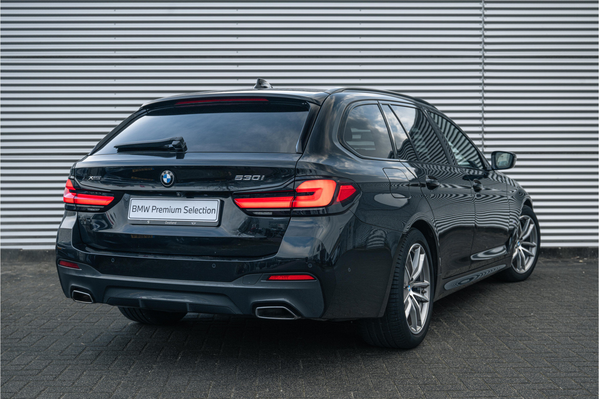 BMW 5 Serie Touring 530i xDrive High Executive M Sport Automaat - Afbeelding 2