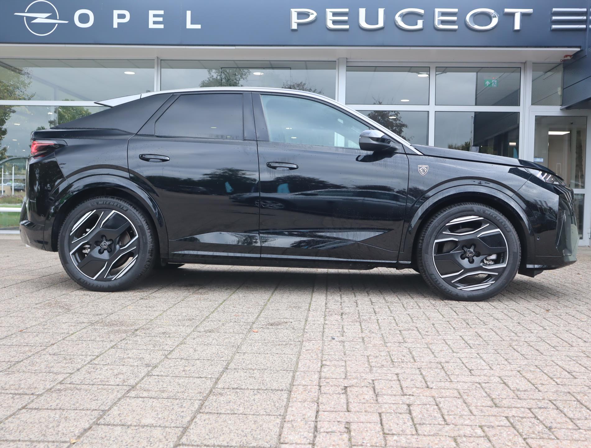 Peugeot e-3008 GT EV 73 kWh 210PK Automaat, Rijklaarprijs, Alcantara bekleding Camera Stoel- en stuurverwarming - Afbeelding 4