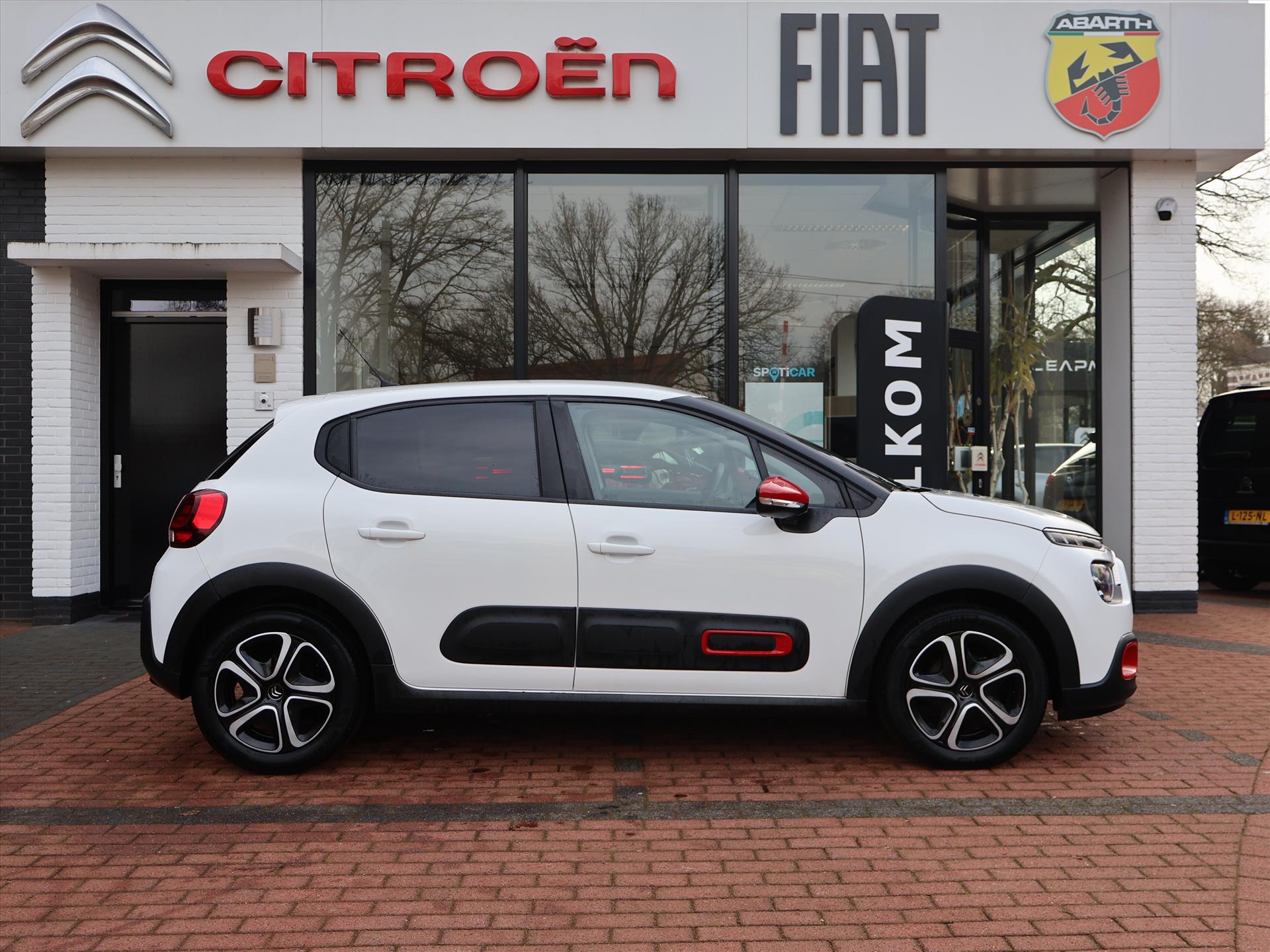 Citroën C3 PureTech 83PK S&S Feel, Rijklaarprijs | Navigatie via App | Apple Carplay | Android Auto | Color Pack Red - Afbeelding 3