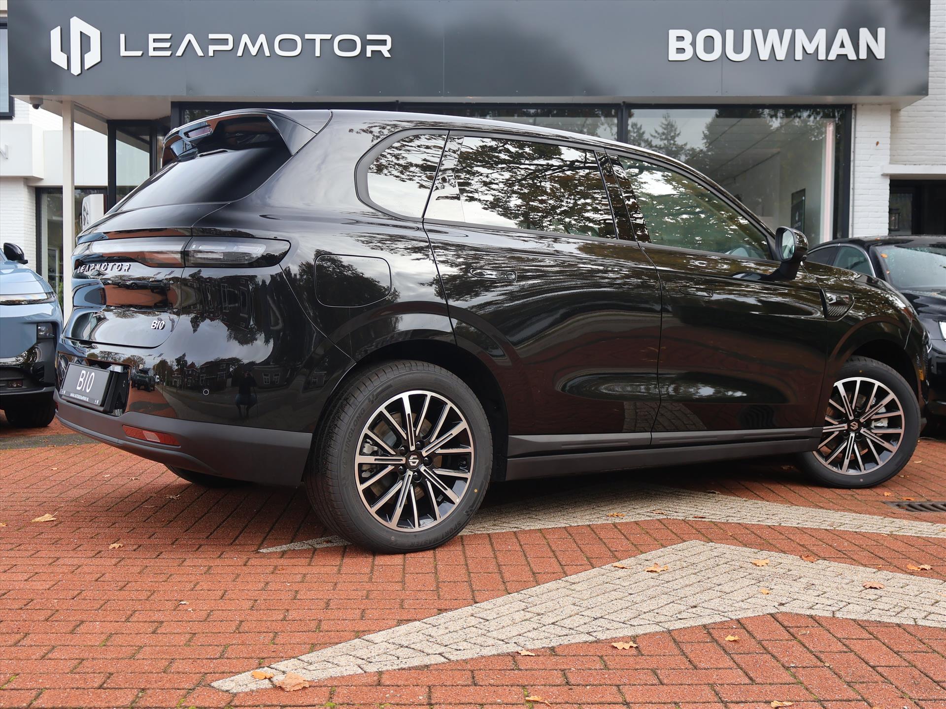Leapmotor B10 EV 67,1 kWh 218PK Design ProMax, Rijklaarprijs | NIEUW | Panoramadak | Navigatie | Camera | Adaptieve Cruise Control - Afbeelding 5