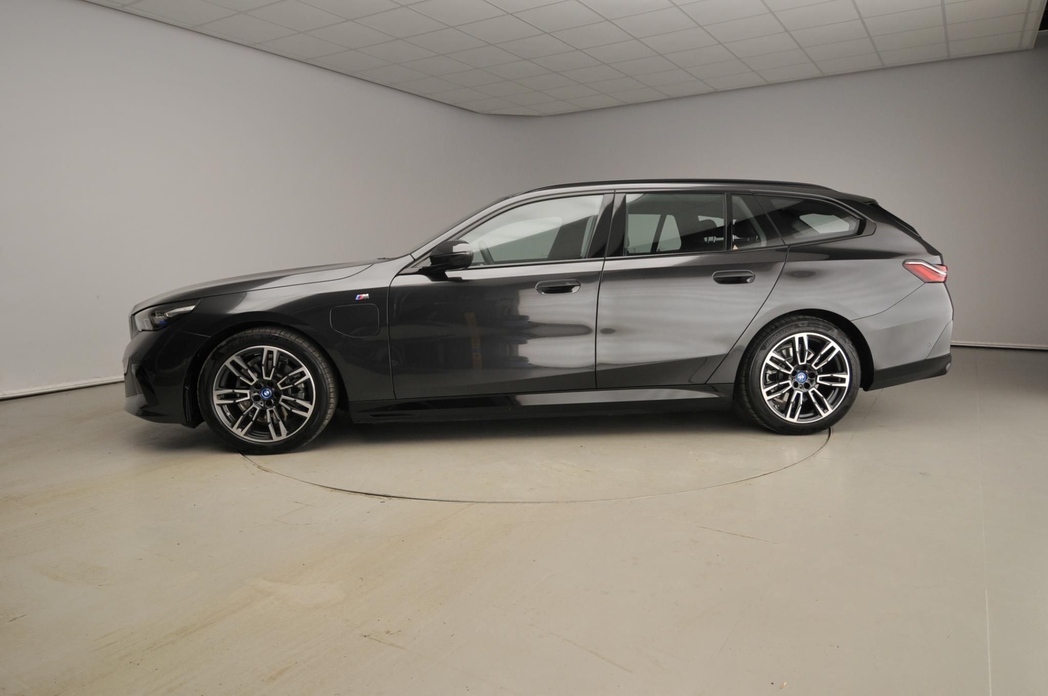 BMW 5 Serie Touring 530e - Afbeelding 2