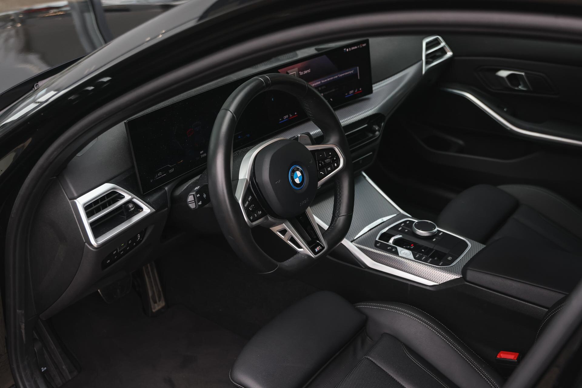 BMW 3 Serie 330e M Sport Automaat - Afbeelding 3