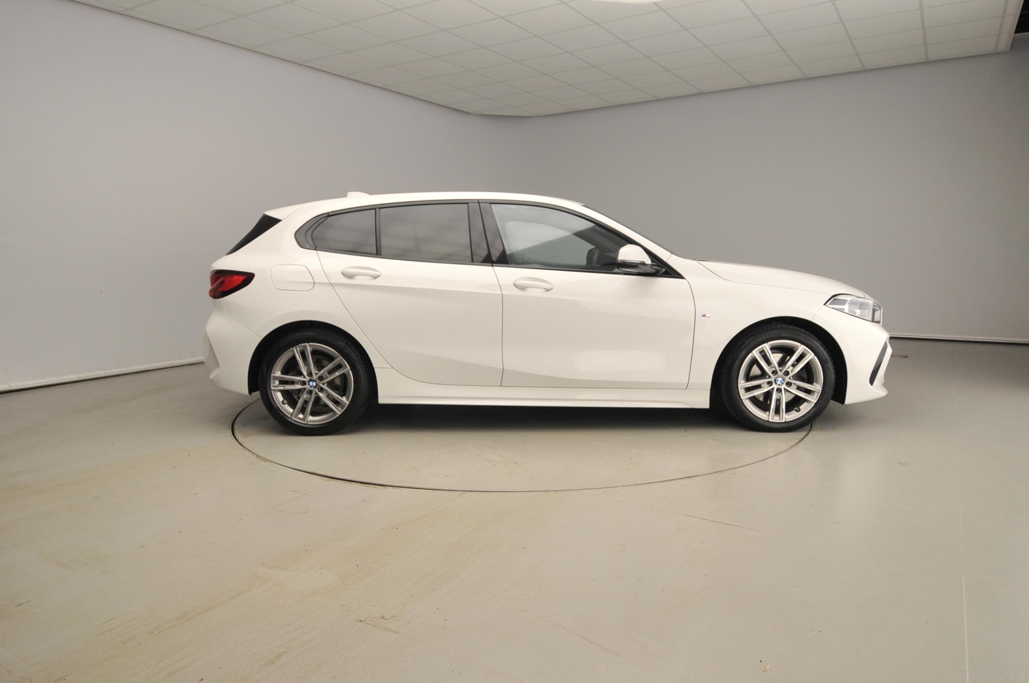 BMW 1 Serie 5-Deurs 118i - Afbeelding 4