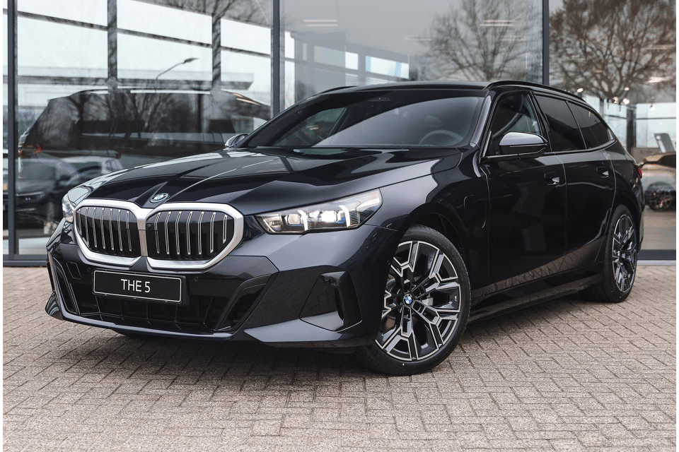 BMW 5 Serie Touring 530e M Sport Automaat - Afbeelding 1