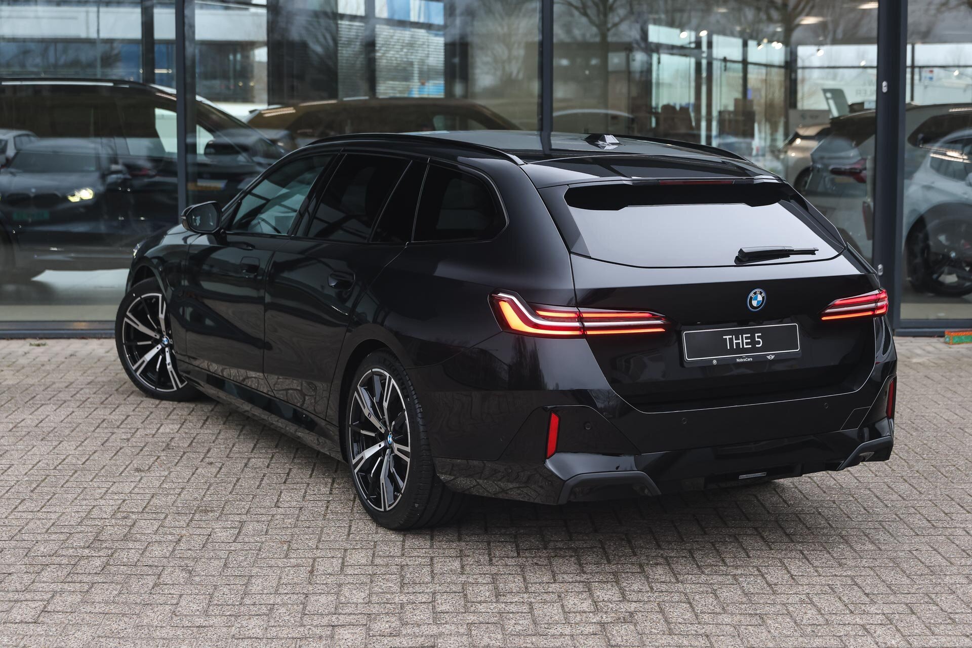 BMW 5 Serie Touring 530e High Executive M Sport Automaat - Afbeelding 2