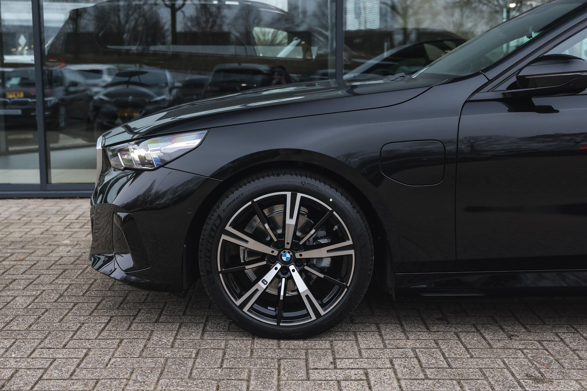 BMW 5 Serie Touring 530e High Executive M Sport Automaat - Afbeelding 4