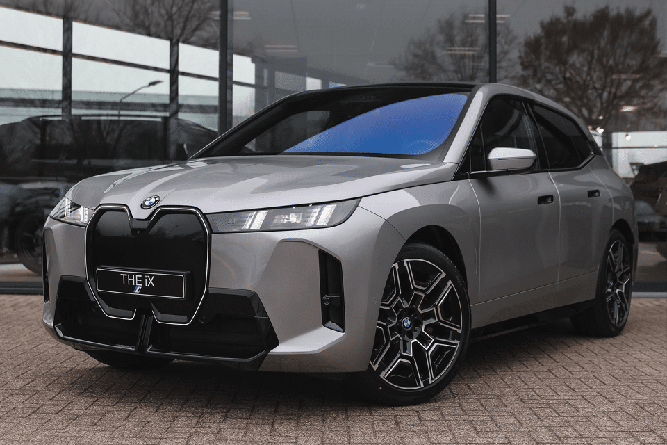 BMW iX xDrive60 M Sport - Afbeelding 1