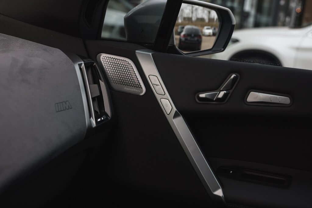 BMW iX 26