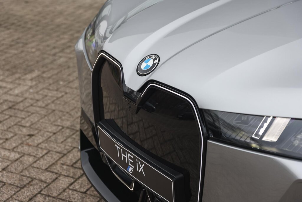 BMW iX 27