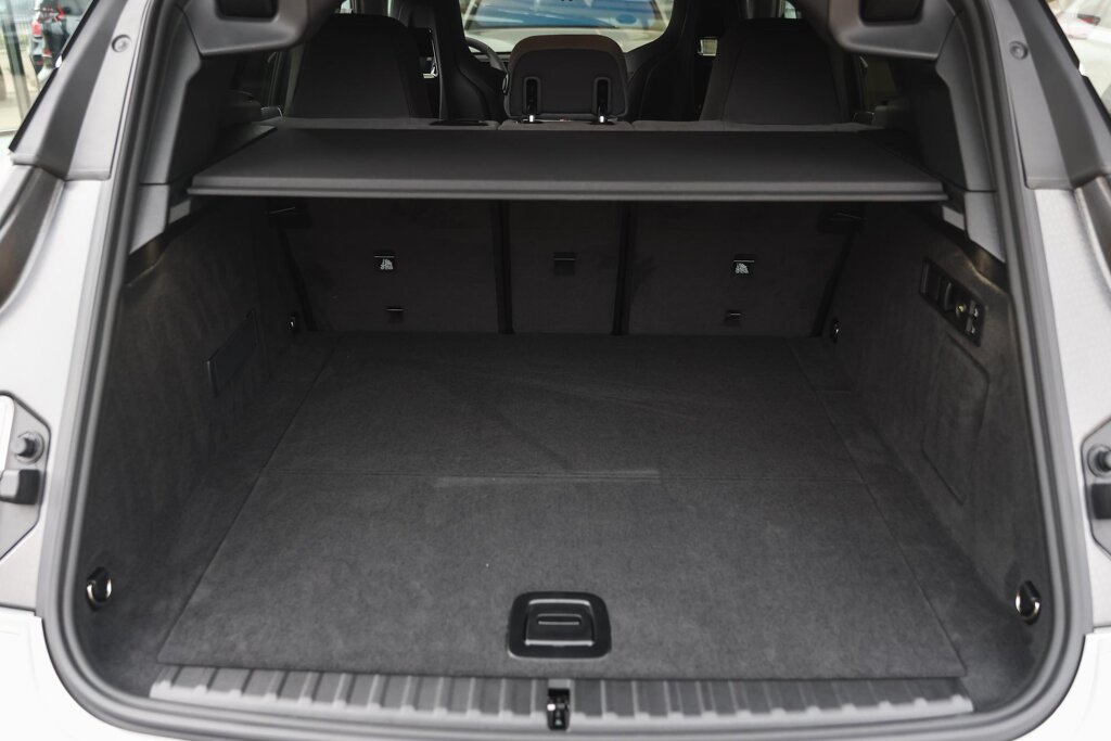 BMW iX 33