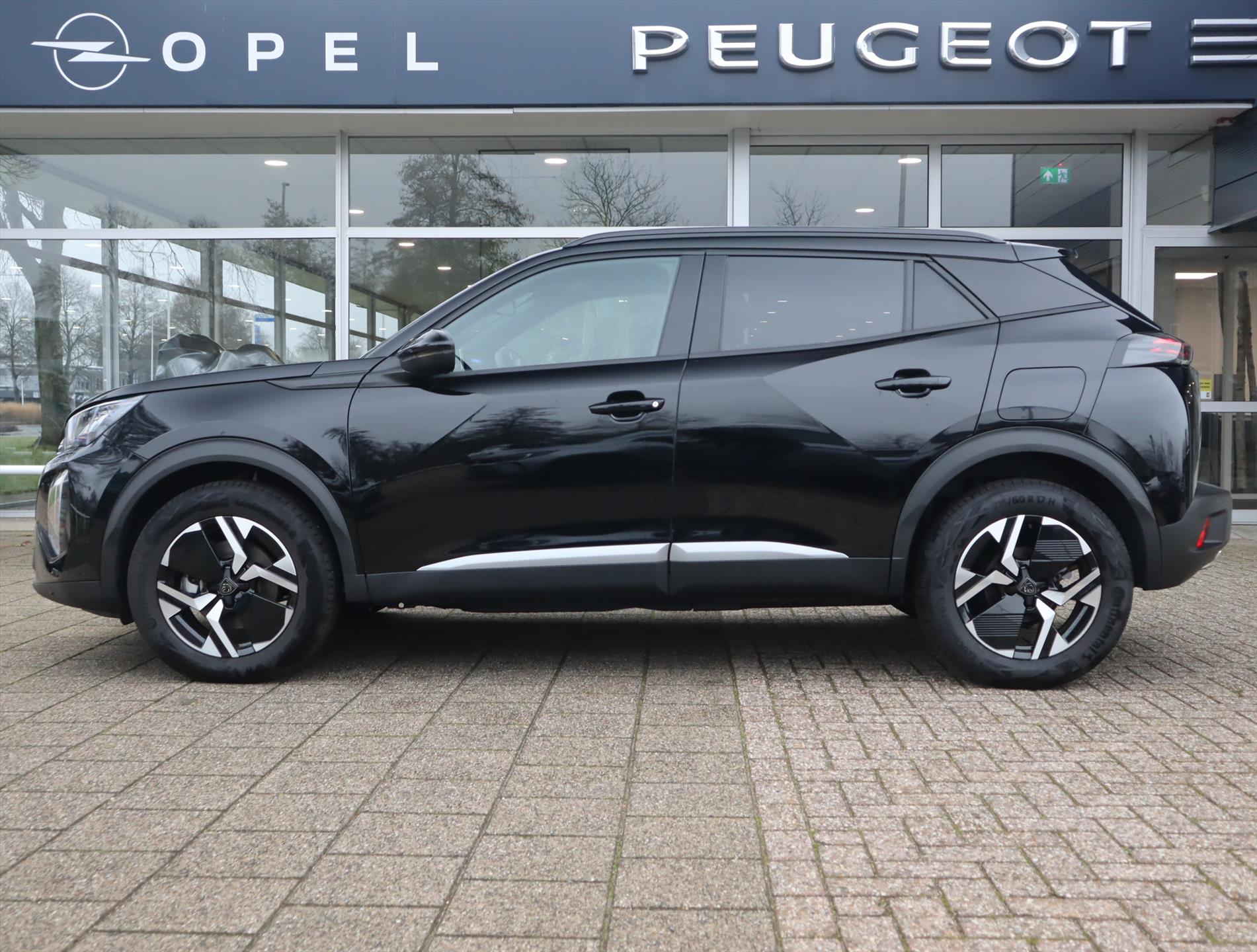 Peugeot 2008 SUV Allure Mild Hybride 145PK e-DCS6 Automaat, Rijklaarprijs, Navigatie Parkeersensoren DAB+ LED - Afbeelding 2