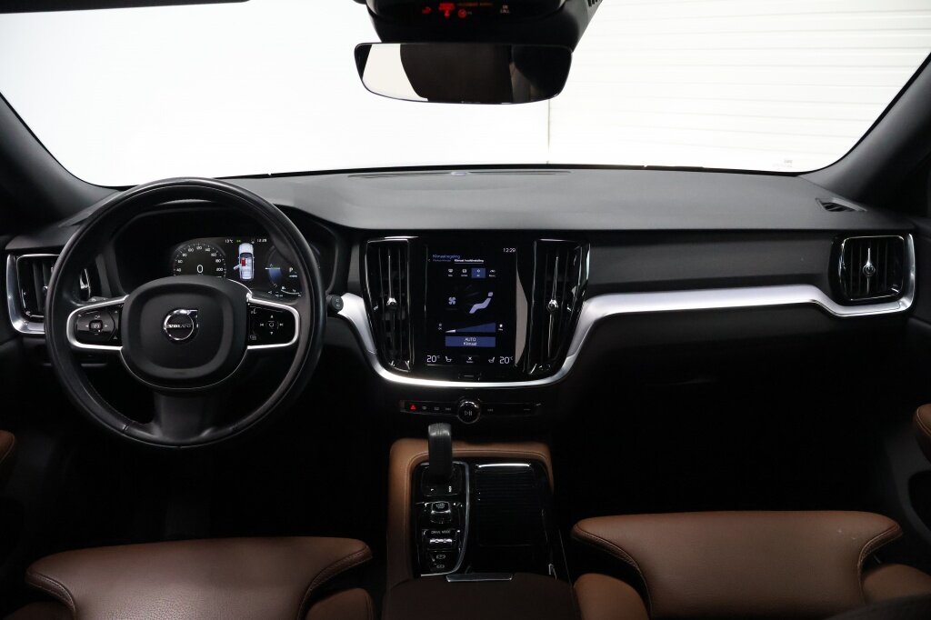 Volvo V60 2.0 T6 AWD Recharge Inscription 340pk | Trekhaak | Leder | ACC - Afbeelding 2