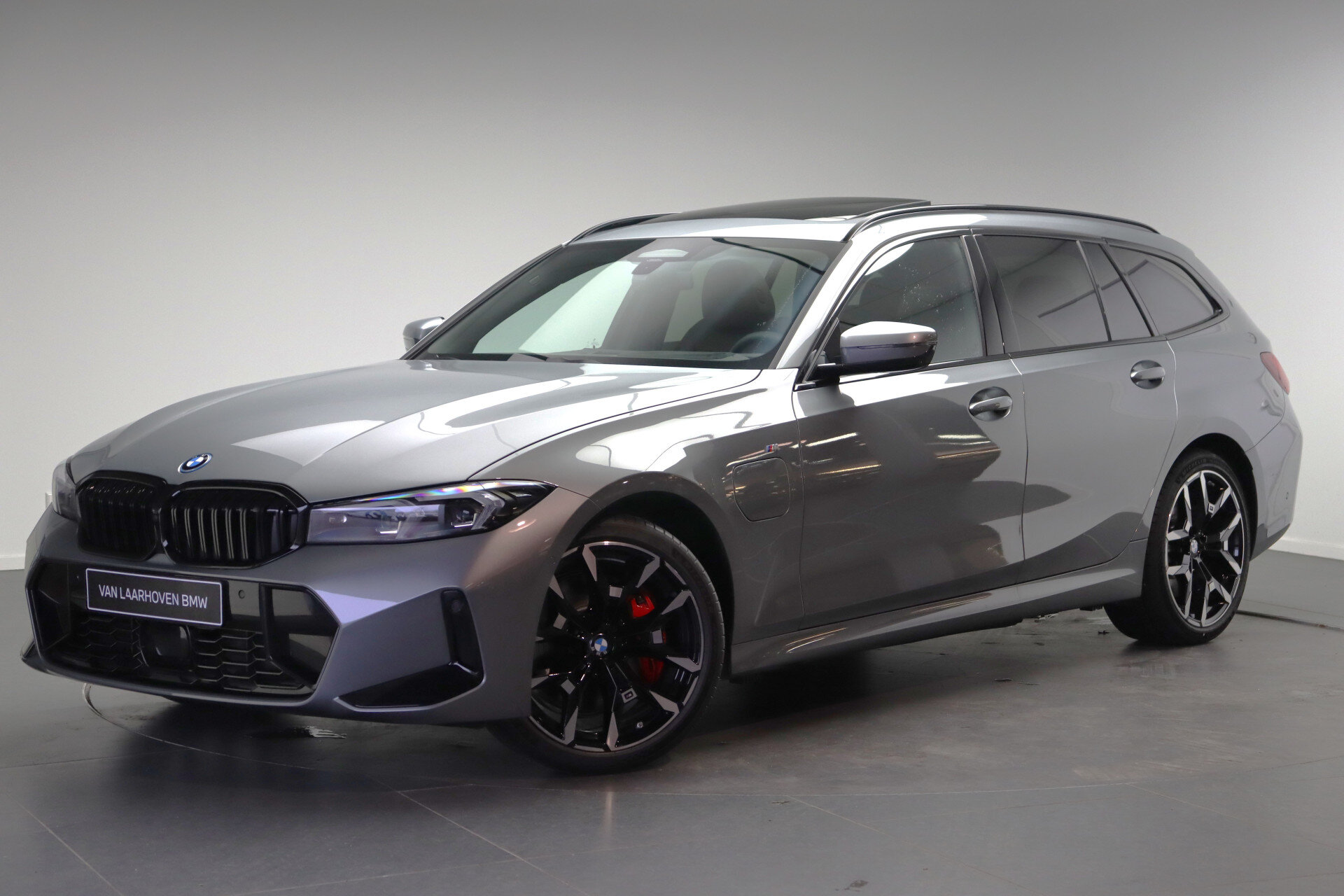 BMW 3 Serie Touring 330e High Executive M Sport Automaat