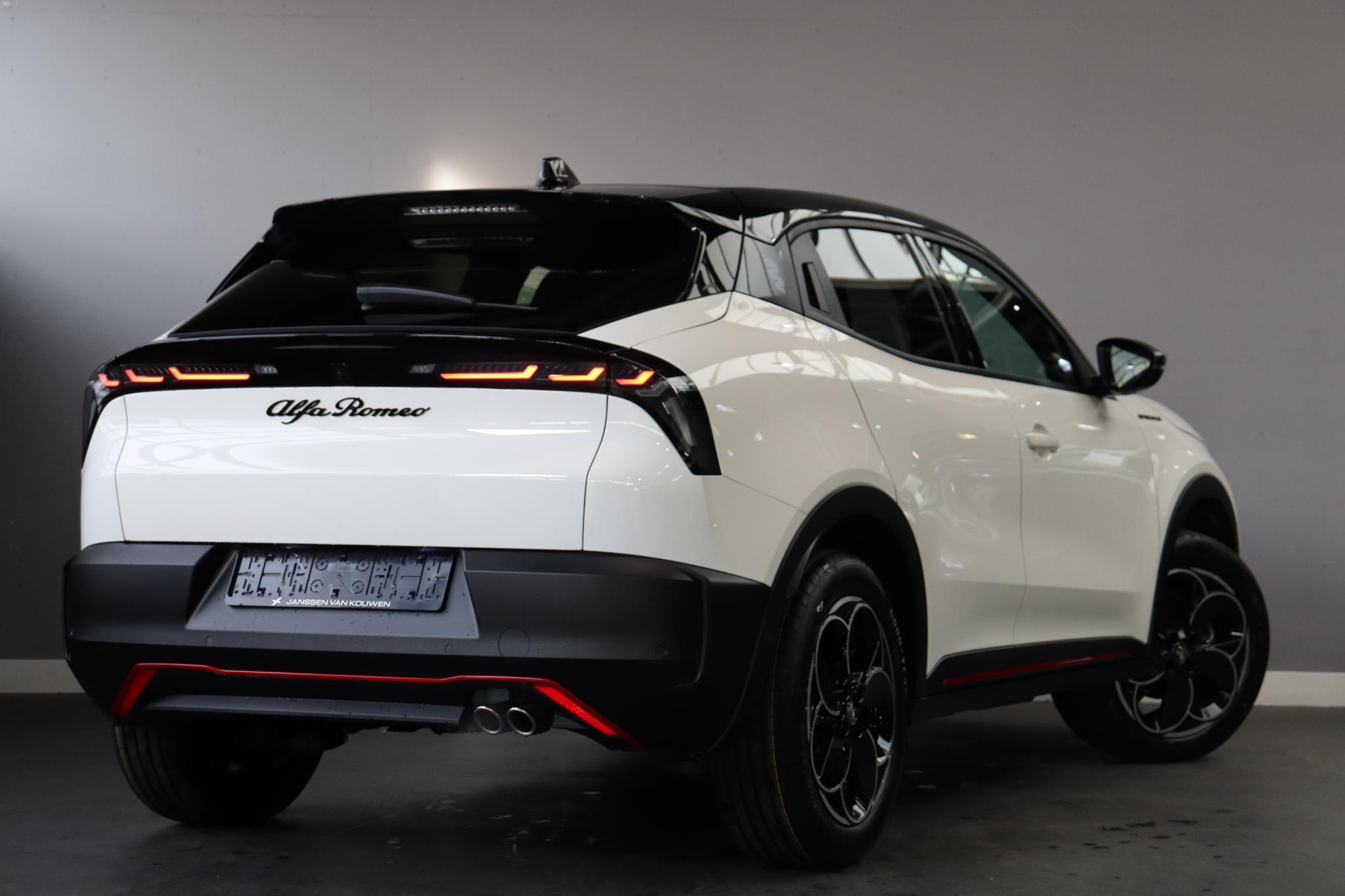 Alfa Romeo Junior 1.2 Turbo Hybrid Ibrida Speciale - Afbeelding 4