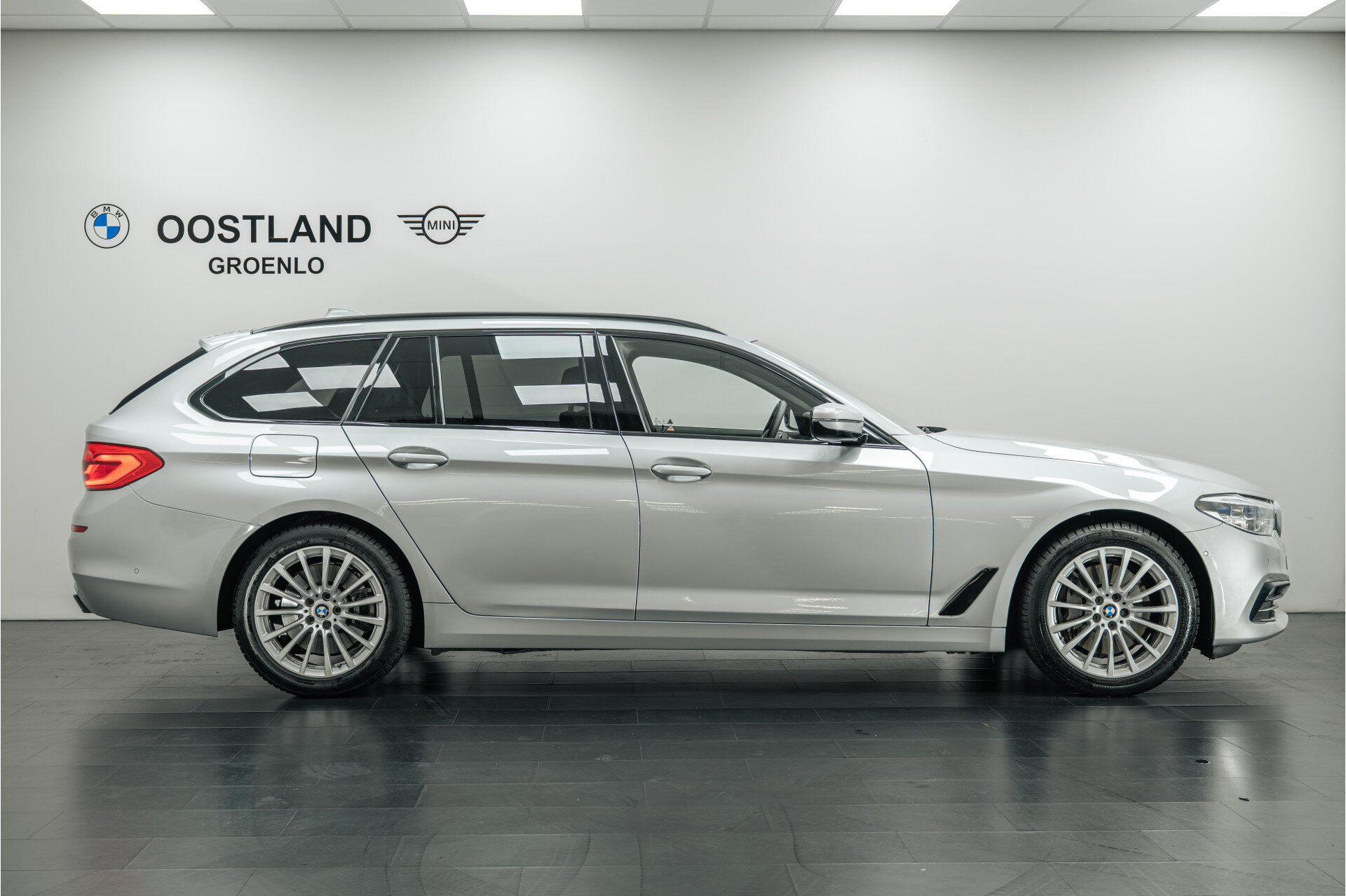 BMW 5 Serie Touring 540i xDrive Sport Line Automaat - Afbeelding 3