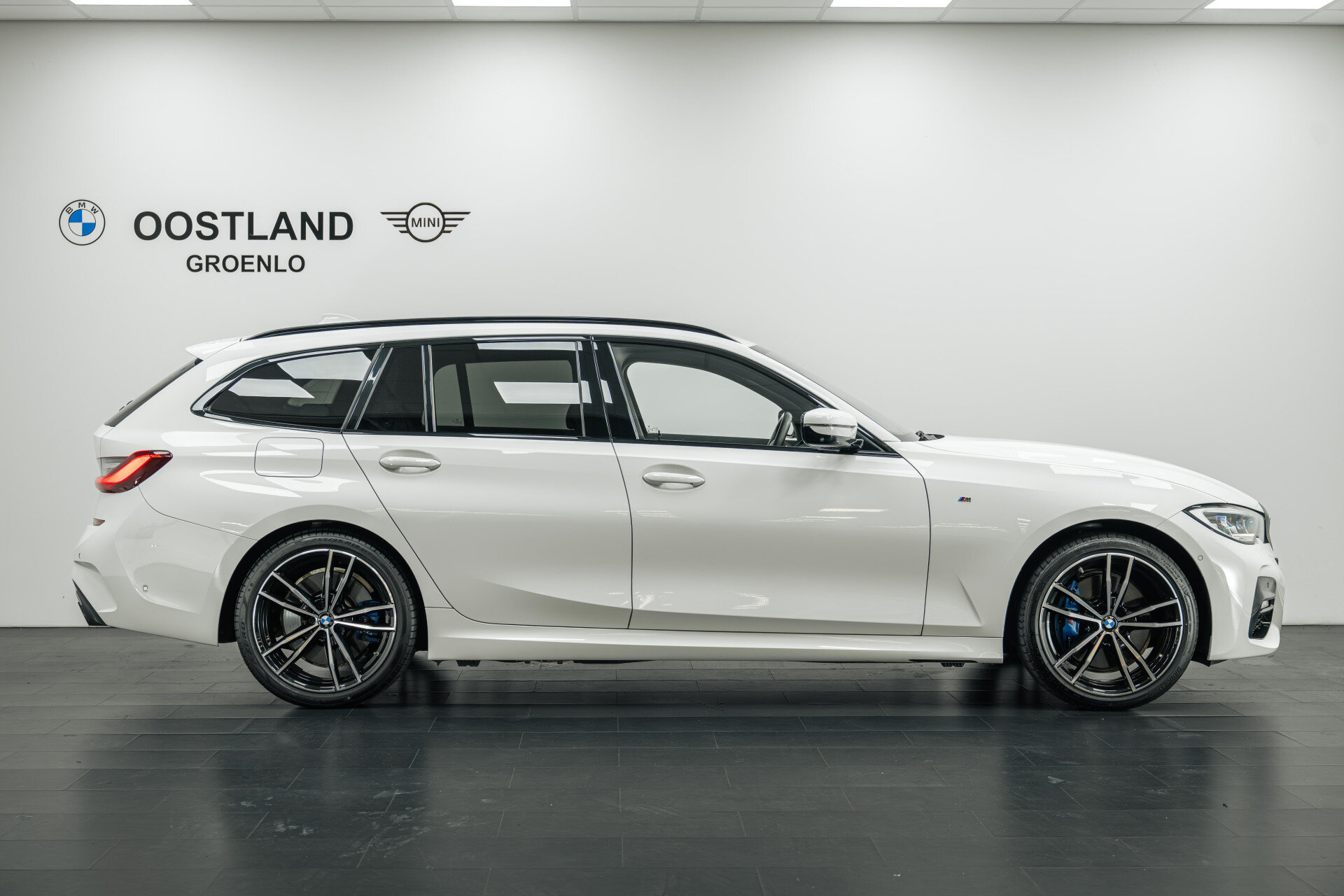 BMW 3 Serie Touring 330e M Sport Automaat - Afbeelding 3
