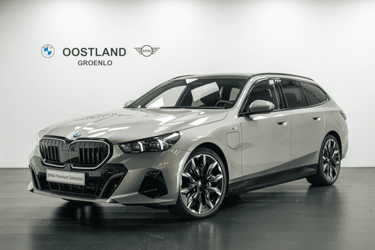 BMW 5 Serie Touring 550e xDrive M Sport Automaat