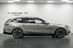 BMW 5 Serie Touring 550e xDrive M Sport Automaat - Afbeelding 3