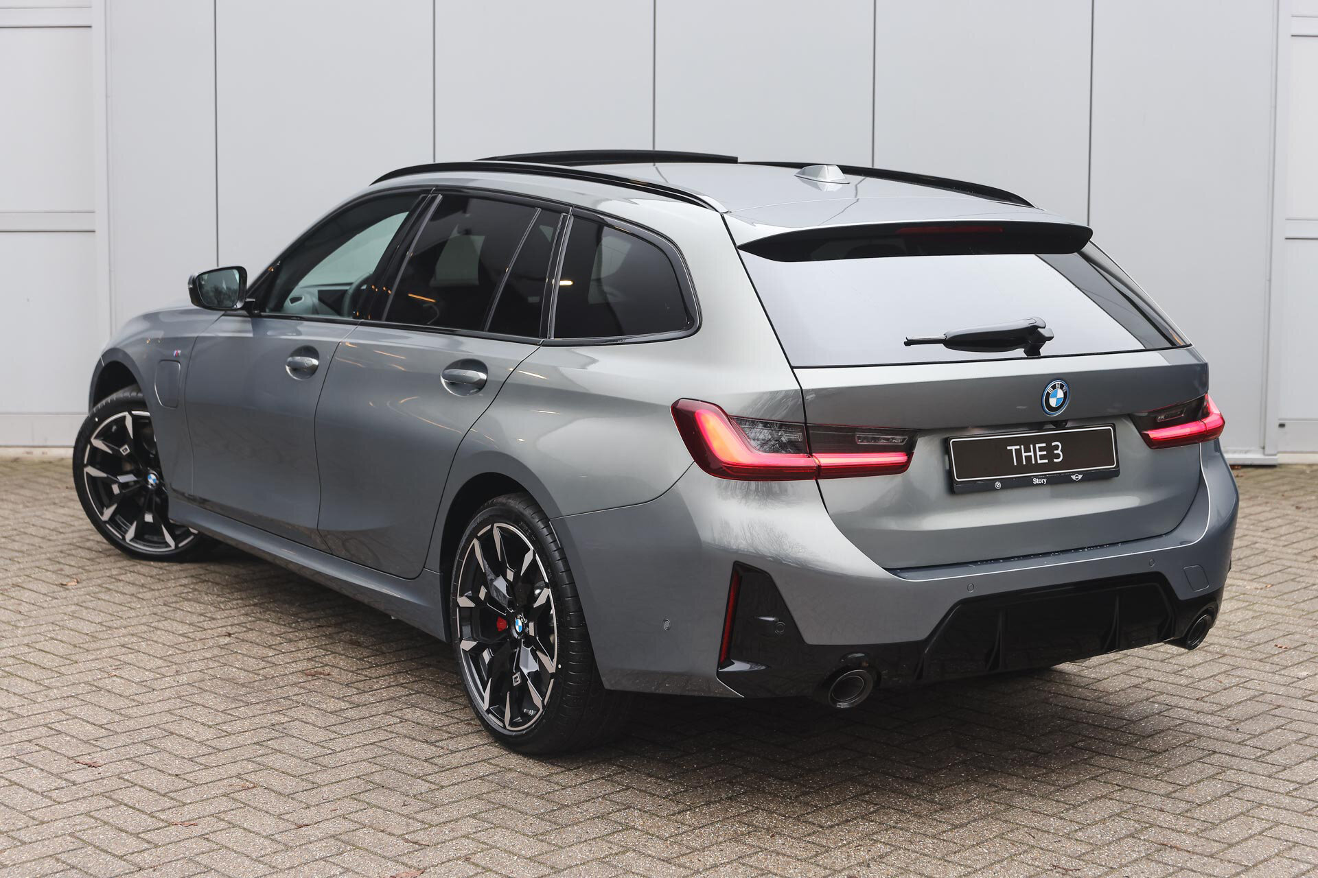 BMW 3 Serie Touring 330e High Executive M Sport Automaat - Afbeelding 2