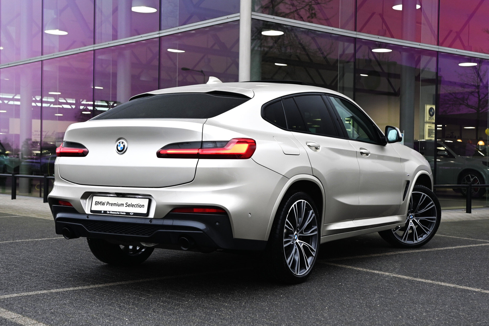 BMW X4 xDrive20i High Executive M Sport Automaat - Afbeelding 2