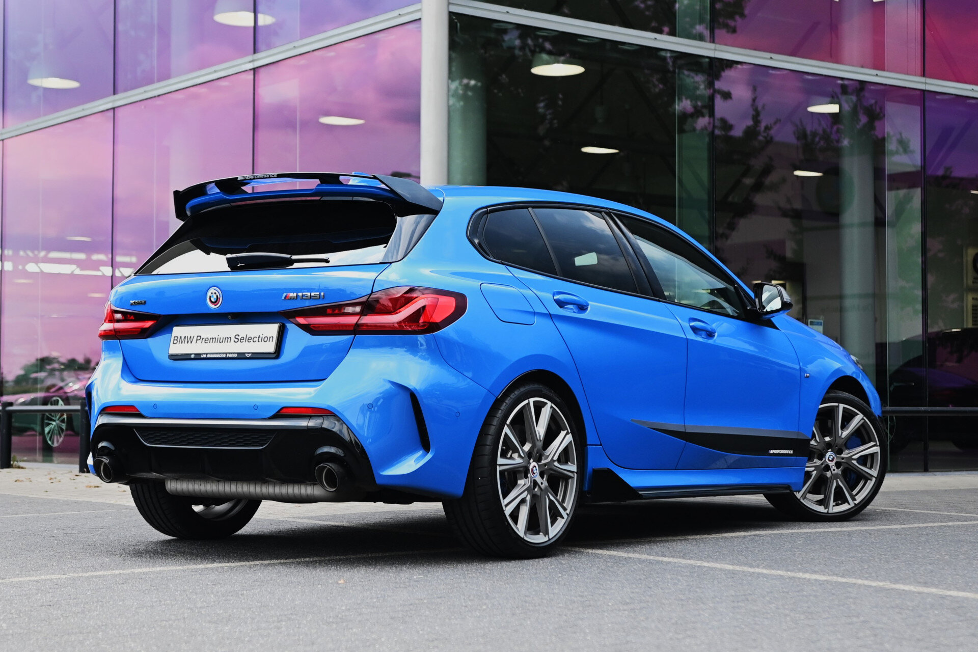 BMW 1 Serie M135i xDrive High Executive Automaat - Afbeelding 2