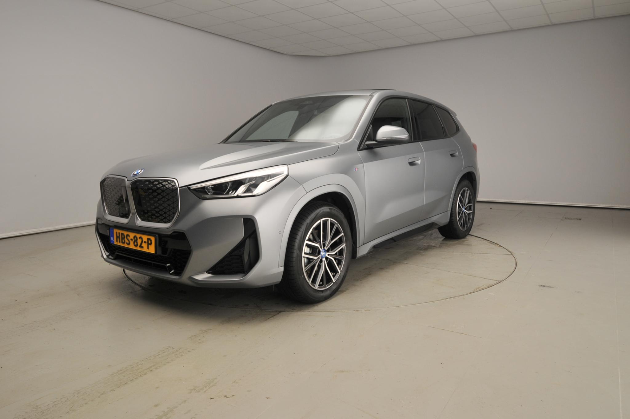 BMW iX1 eDrive20 - Afbeelding 1