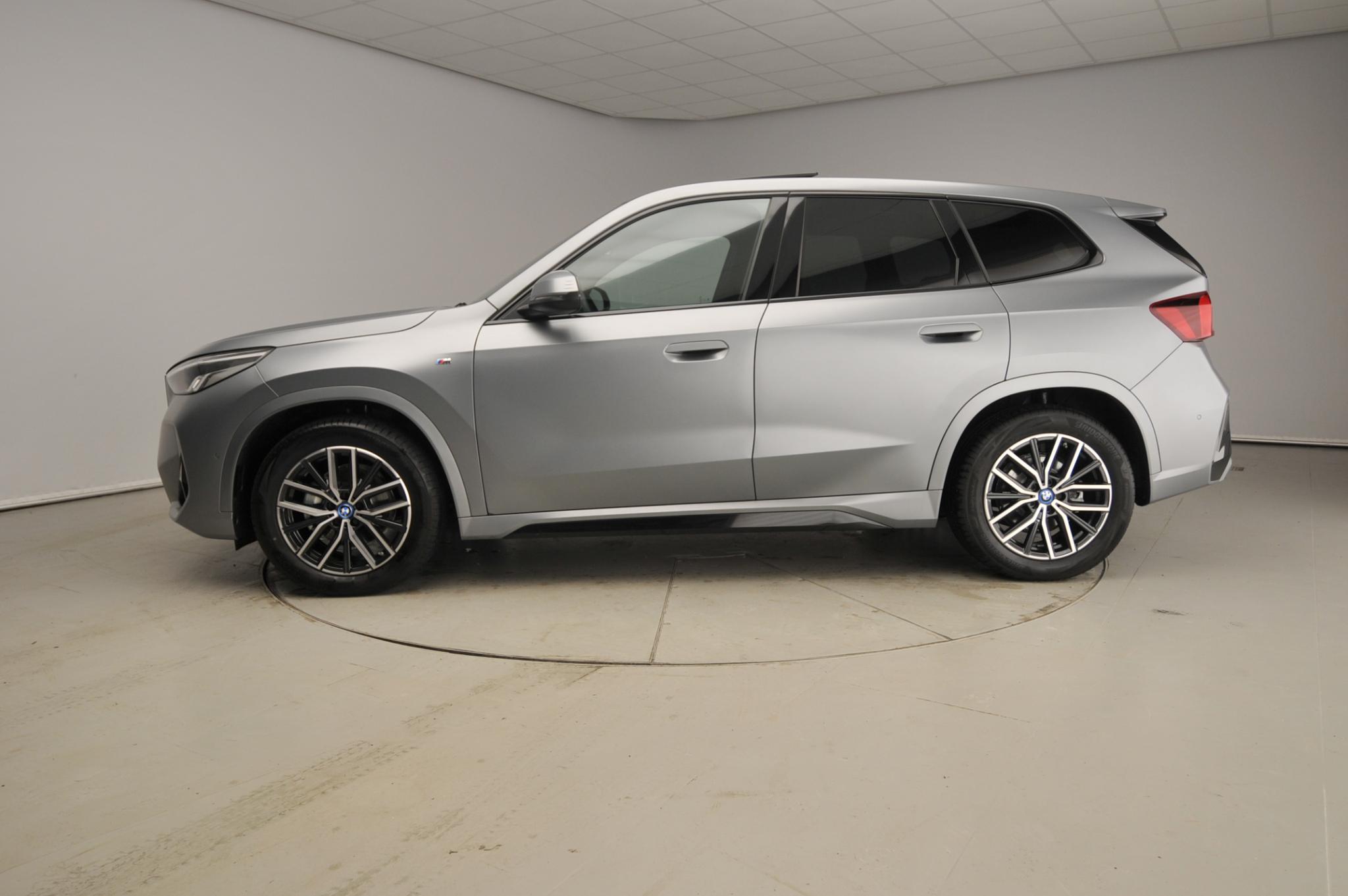 BMW iX1 eDrive20 - Afbeelding 4