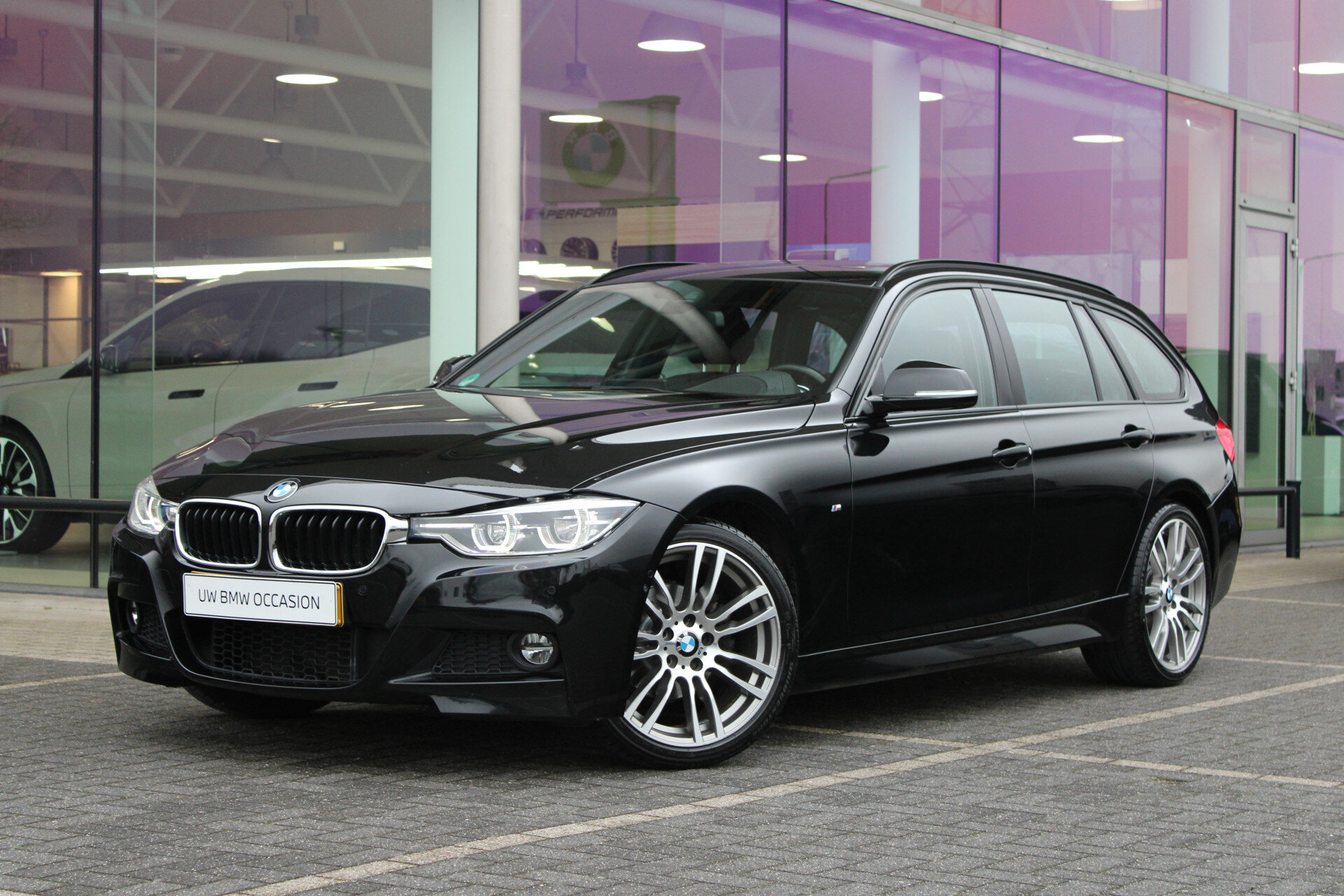 BMW 3 Serie Touring 320i High Executive M Sport Automaat