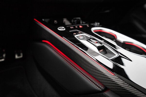 carbonafwerking interieur