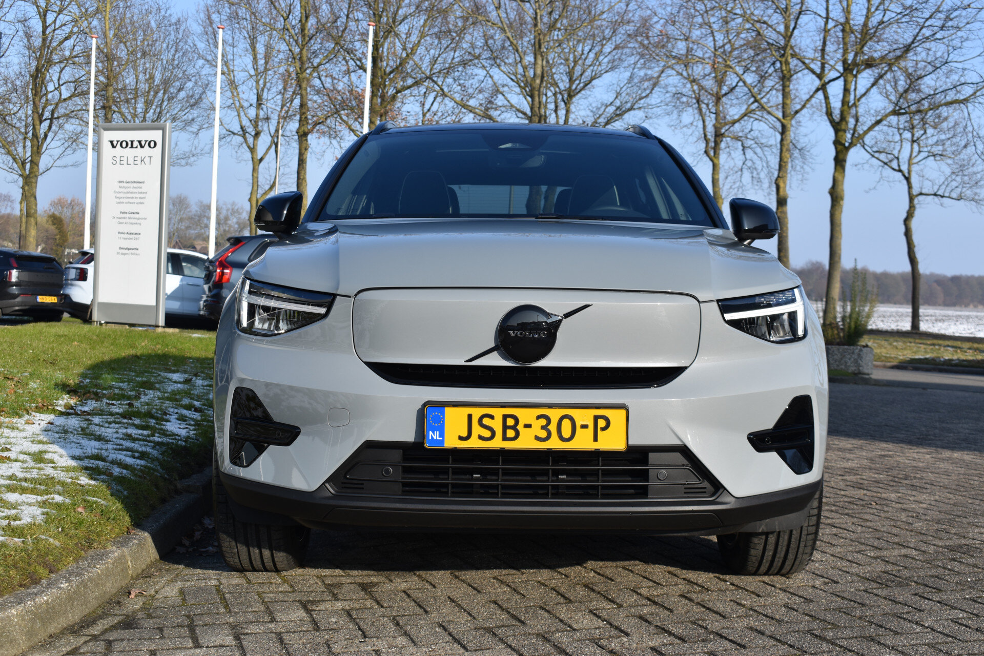 Volvo EX40 Extended Range 252PK Plus Black Ed. 82 kWh - Afbeelding 3