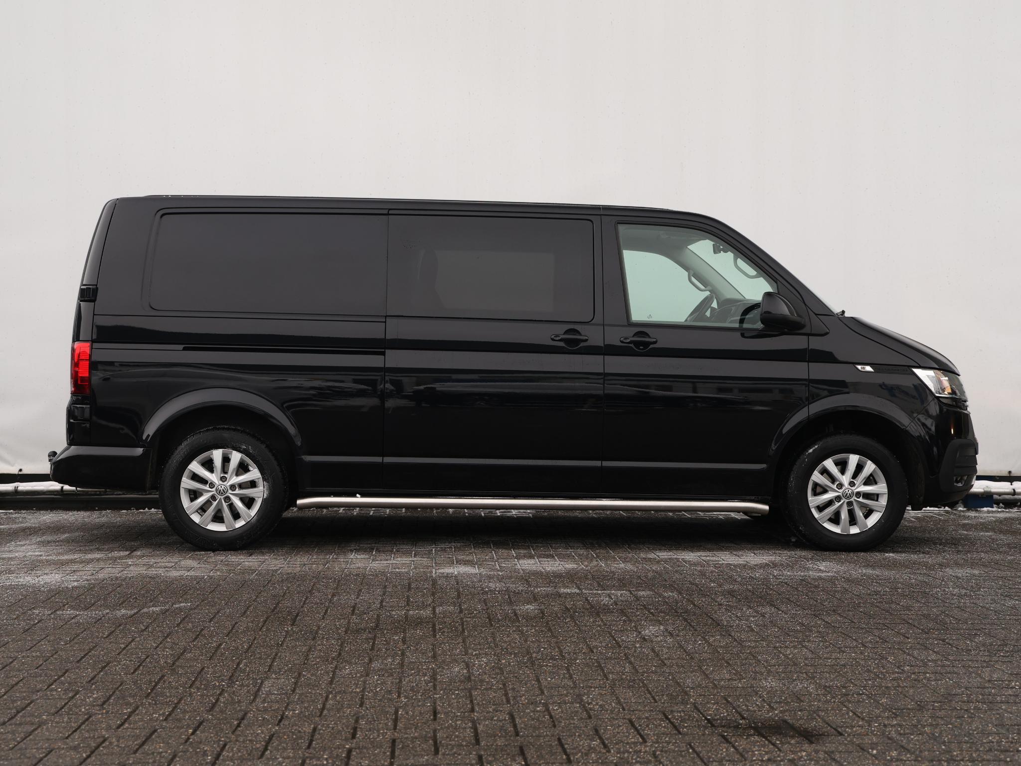 Volkswagen Transporter 2.0 TDI 150 PK L2H1 DC Highline - Afbeelding 2