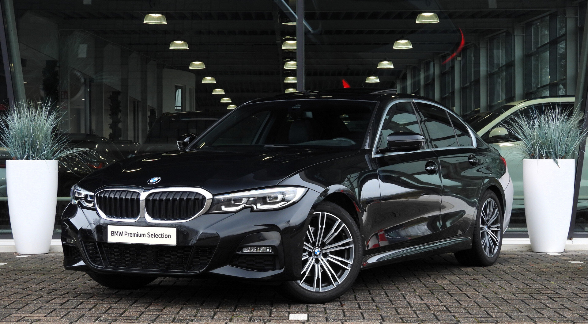 BMW 3 Serie 320i High Executive M Sport Automaat