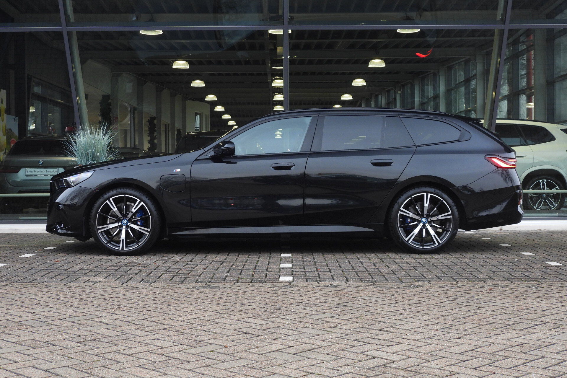 BMW 5 Serie Touring 530e M Sport Automaat - Afbeelding 5