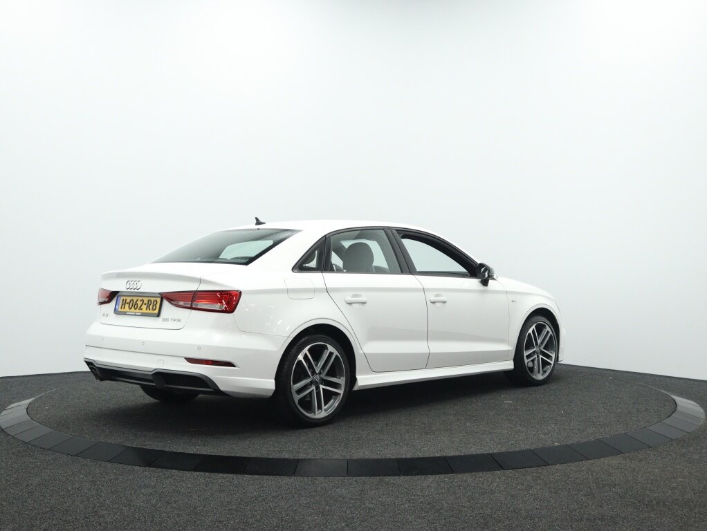 Audi A3 Limousine 35 TFSI CoD Sport S Line Edition | B&O Audio | Navigatie | Cruis - Afbeelding 2